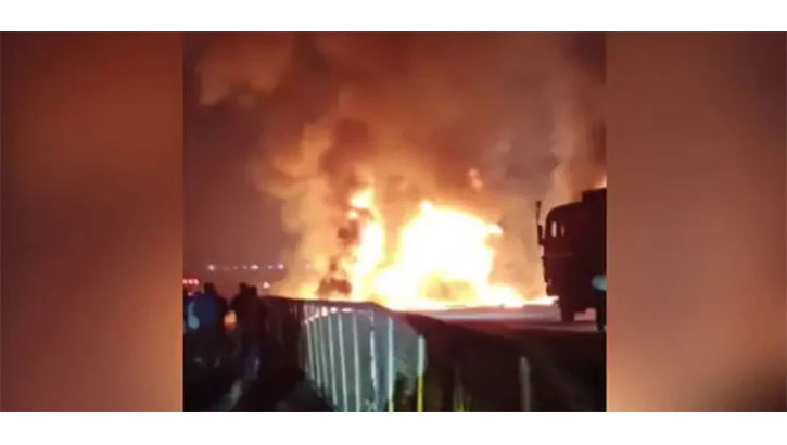 ভারতে বাসে আগুন, নিহত ৯